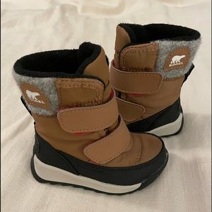 Sorel Whitney II Snow Boots. USA Size 4 Toddler. Excellent used condition.